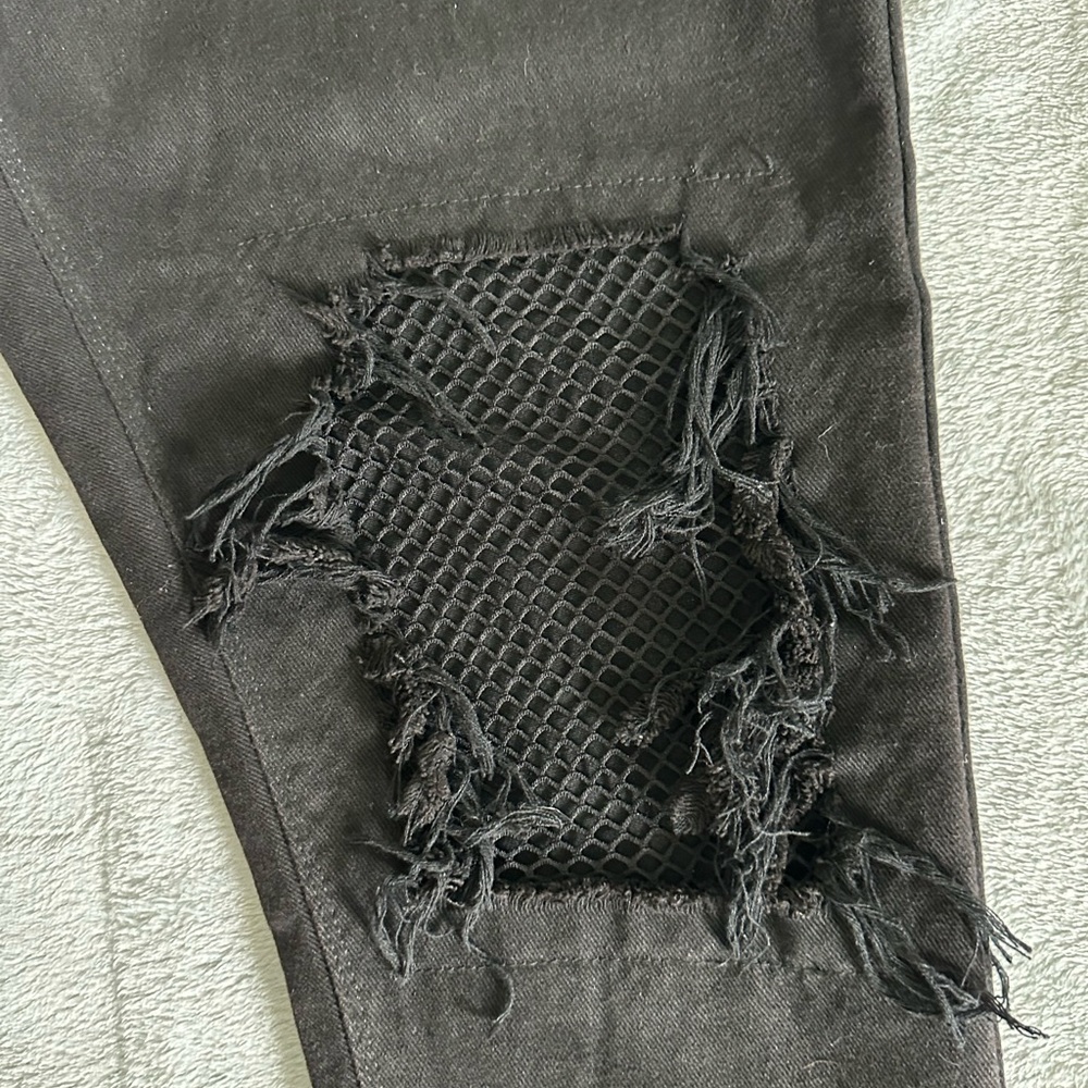 Black ripped jeans with detail - Picture 4 of 6